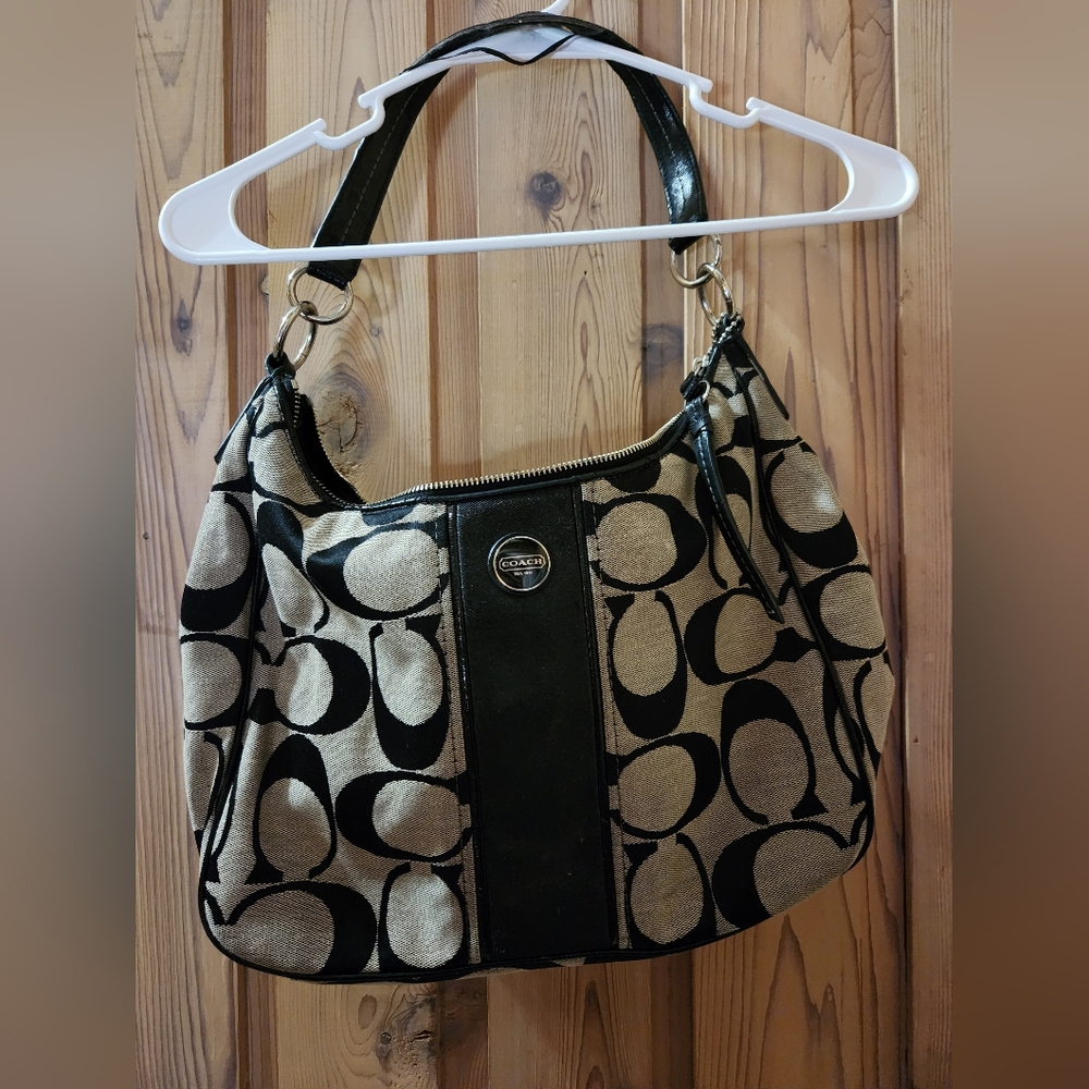 Nice Coach purse, strap broken